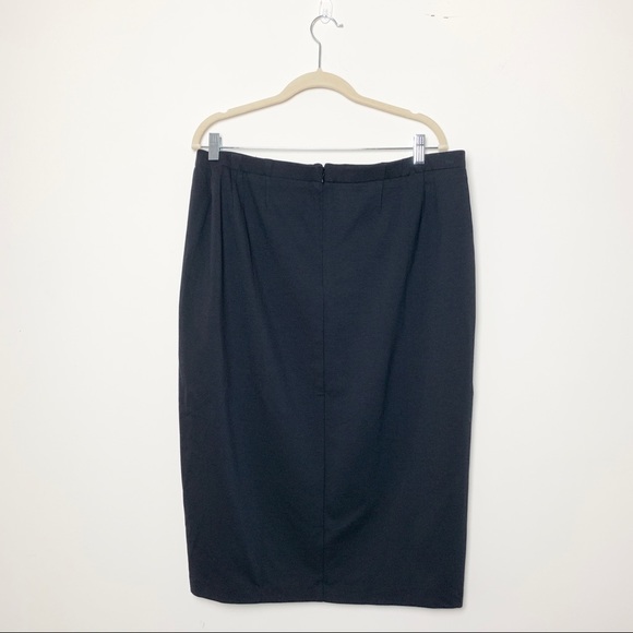 NWT Lane Bryant Black & White Ponte Skirt Sz 18 - Picture 3 of 5
